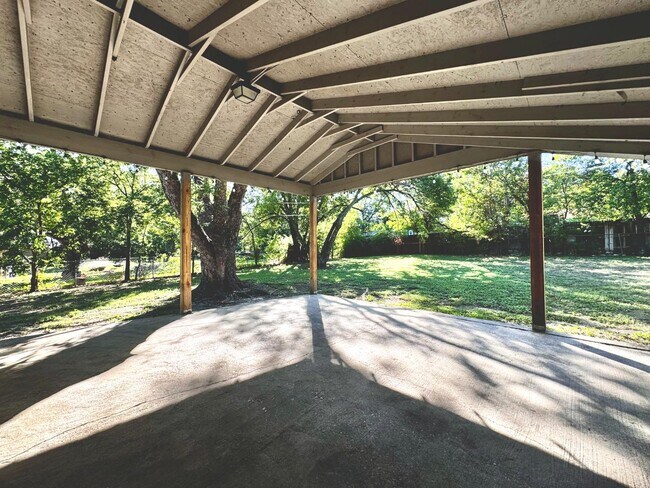 Photo - 4354 Marks Pl