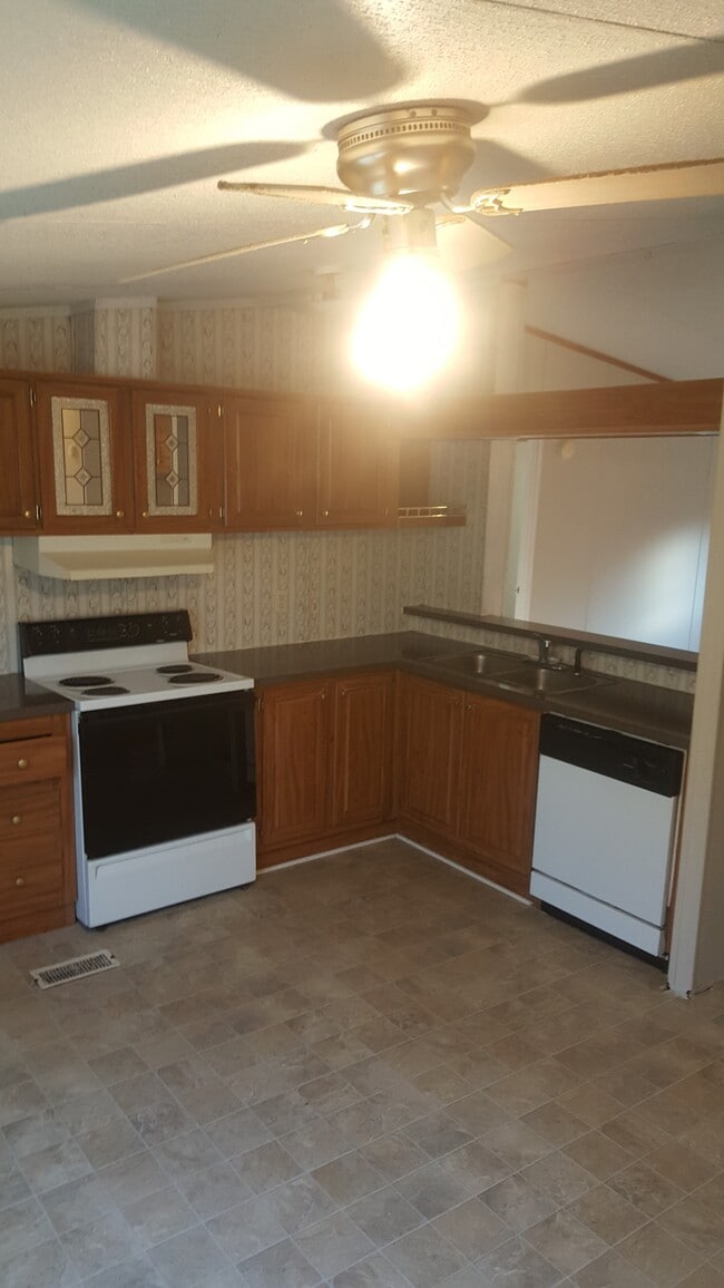 Photo - 2596 1st Ave NW