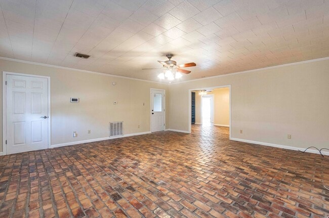 Photo - 101 Wakefield Dr