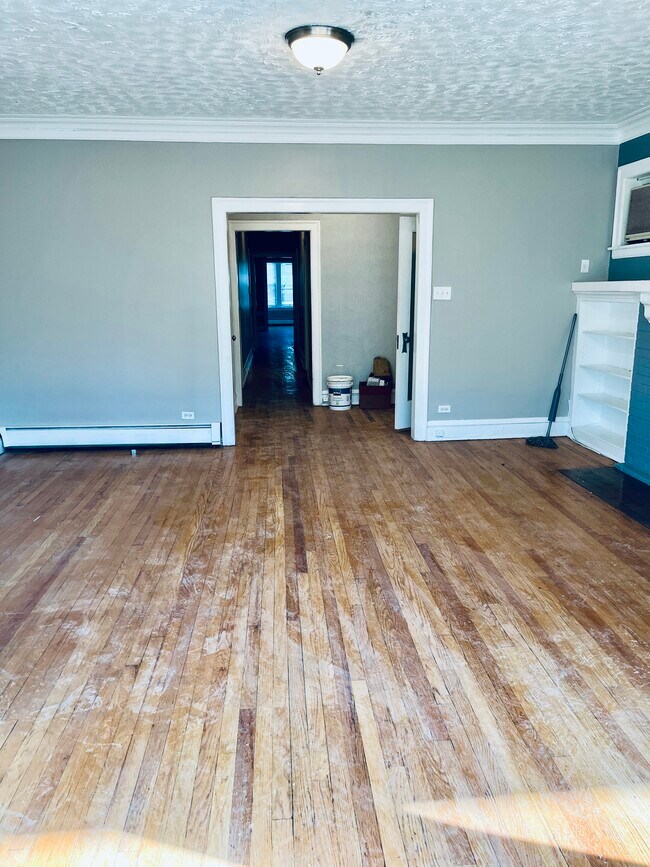 Building Photo - 6829 S Cornell Ave Unit 2