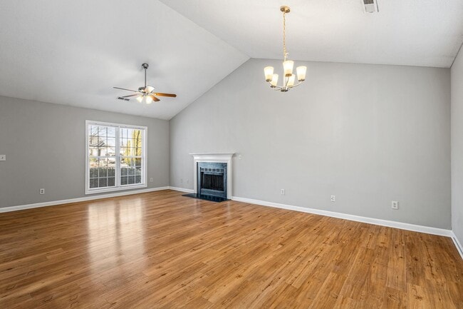 Photo - SW - Like New Home, Vaulted LR Ceiling, Fire Place, Wood Flooring, Several Updates!