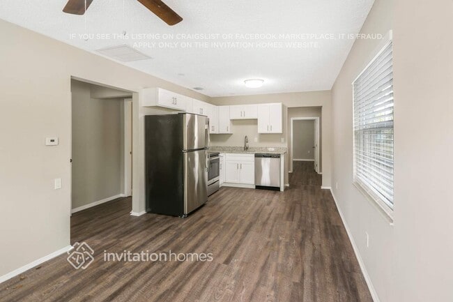 Photo - 421 2nd Ave NE