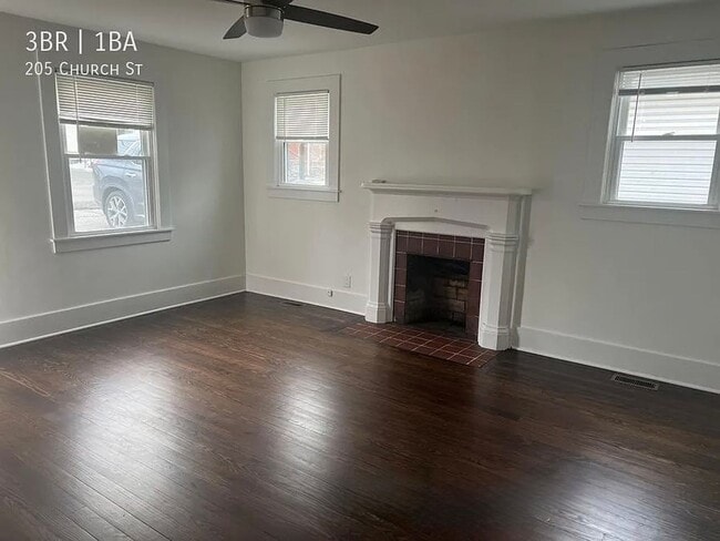 Photo - 205 Church St