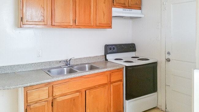 Photo - 1107 E 15th St