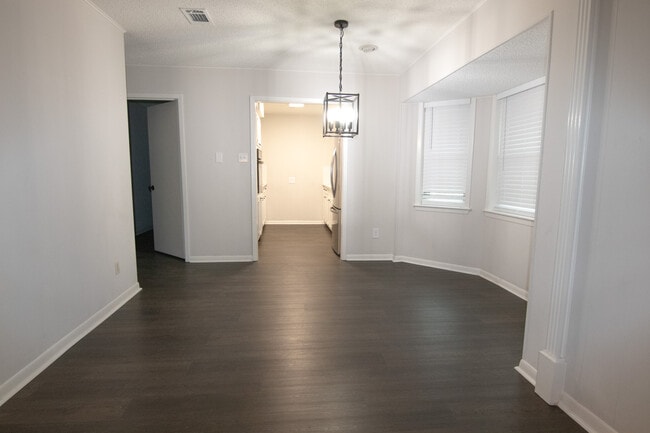 Photo - 5108 Twin Oaks St