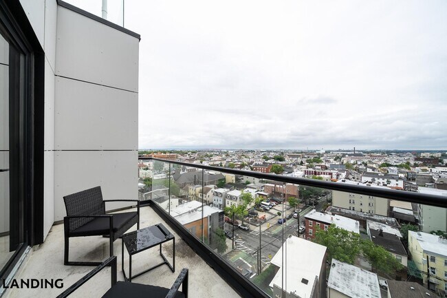65 McWhorter St Unidad 1105