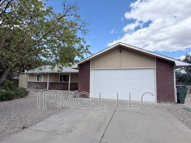 Building Photo - 2718 Del Mar Dr