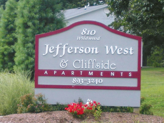 Sign - Cliffside Apartments