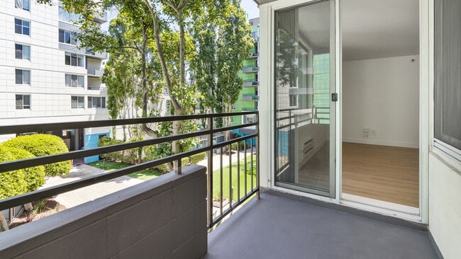 Balcony - SoMa Square