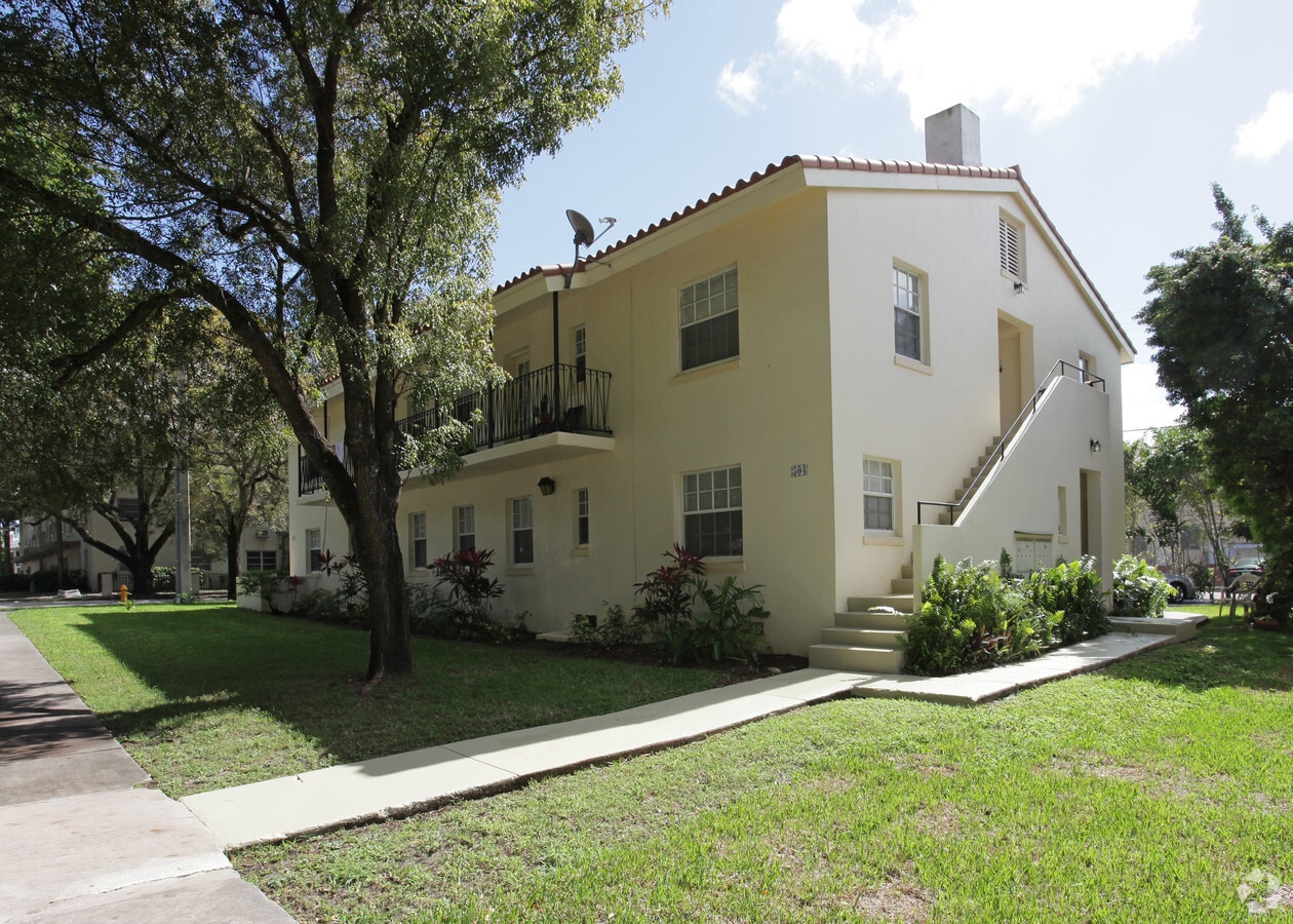Photo - 504 Santander Ave