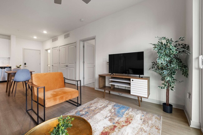 Photo - 633 E Main St Unit ID1031625P