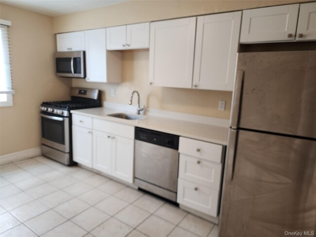 12 Roosevelt Dr