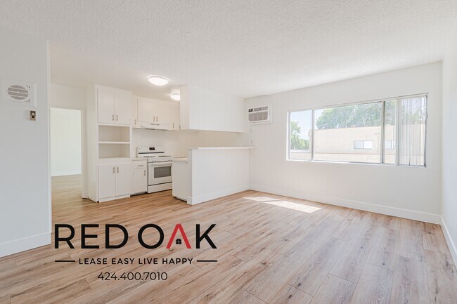Building Photo - 4122 Tyler Ave Unit 17