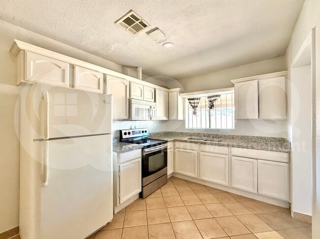 Photo - 3238 W Garfield St