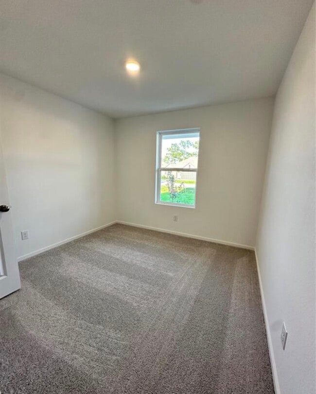 Photo - 448 Shoreview Dr