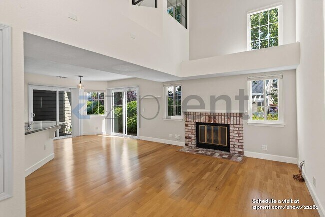 Photo - 869 Newport Cir