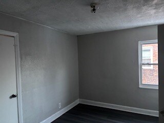 Photo - 9591 Mark Twain St