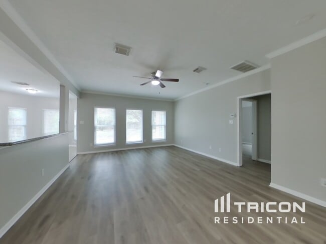 Photo - 17419 Pikes Peek Ct