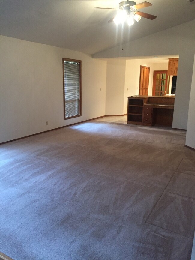 *Charming 2 bdrm, 1 bath home Ready NOW! House Rental in Medford, OR