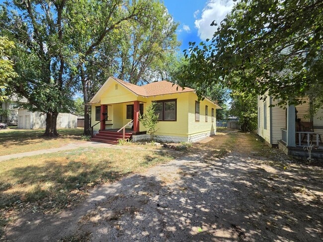 Photo - 626 S Millwood Ave