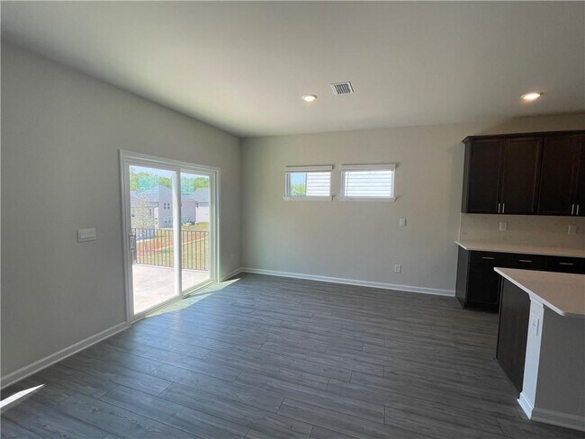 Photo - 128 Longleaf St
