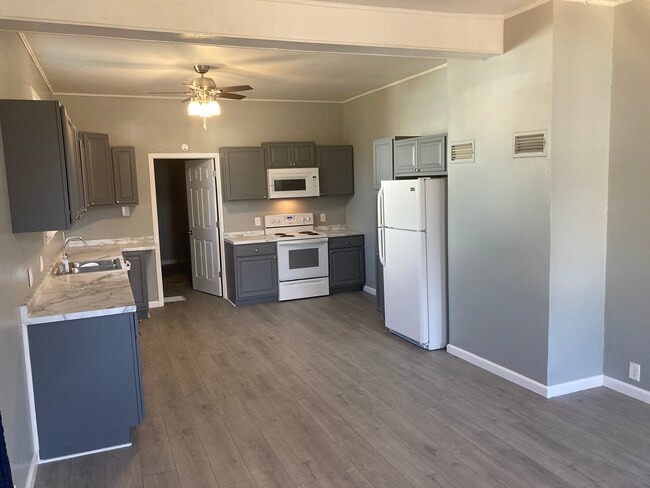 8 N Indiana Ave Unit 8