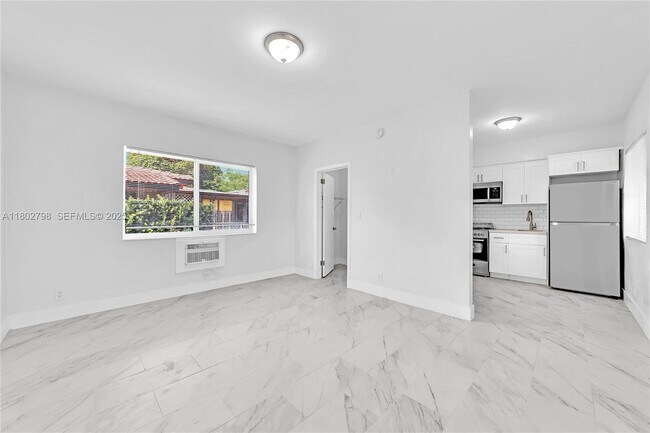 Photo - 1839 Funston St Unit 2