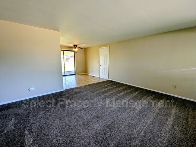 Photo - 1419 Aberdeen Ln