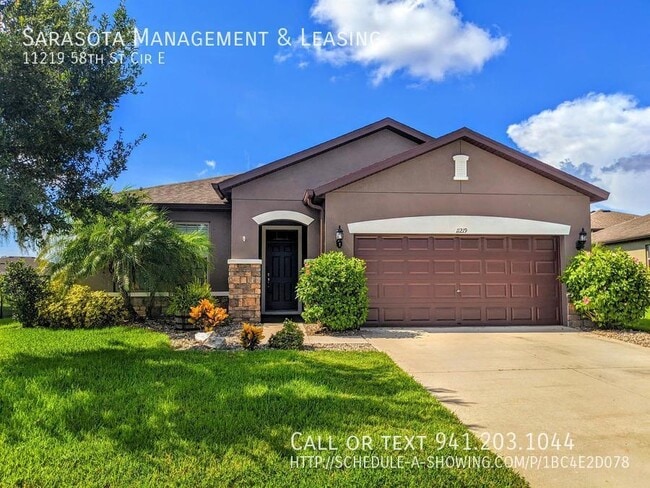 Lake Views from this 4 Bedroom 3 Bath home... - Lake Views from this 4 Bedroom 3 Bath home...