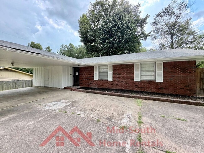 Photo - 3831 Hermitage Dr