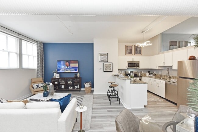 Model Livng/Dining/Kitchen