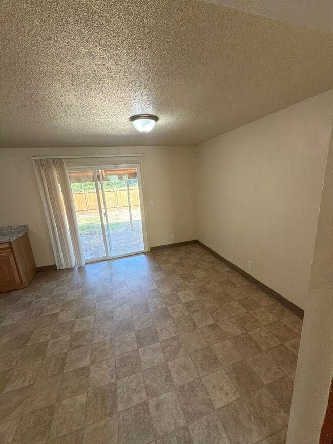 Photo - 2610 Taylor St