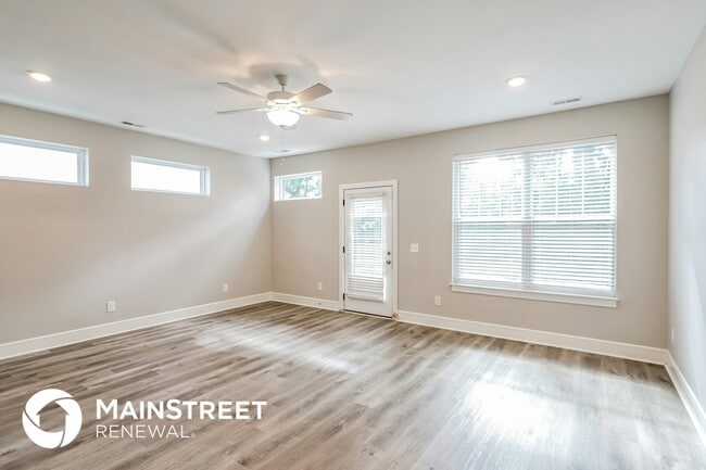 Photo - 180 Noble Pk Cir