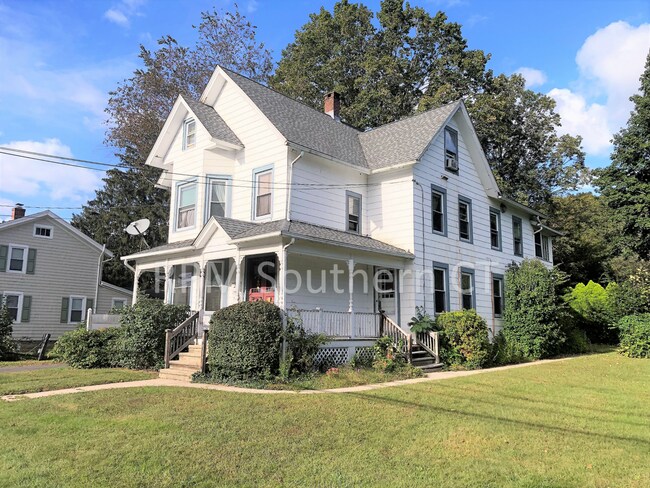First Floor – 2 bedrooms – Fantastic Location - First Floor – 2 bedrooms – Fantastic Location House