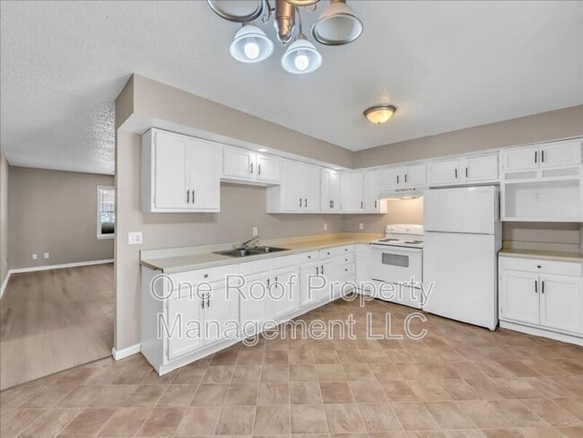 Photo - 1911 Chateau Dr