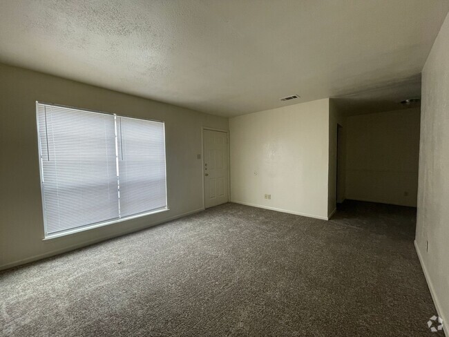 Building Photo - 4306 Lake Rd Unit 3 Rental