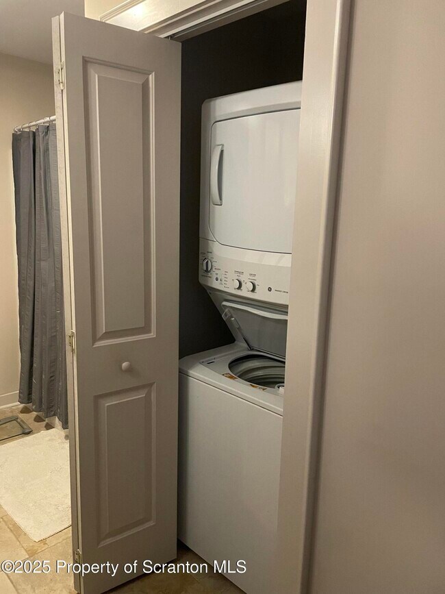 Photo - 320 Penn Ave