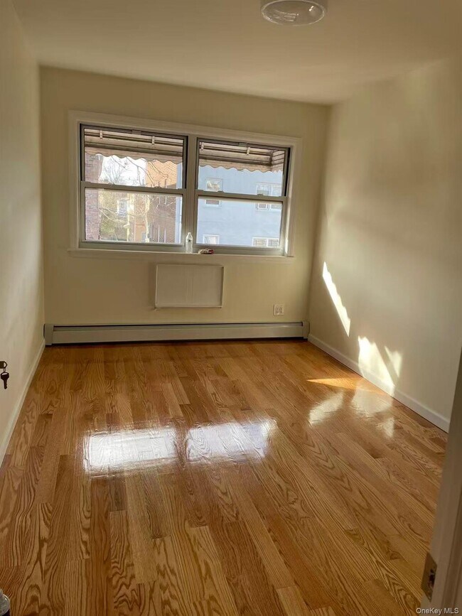 Photo - 139-31 34th Ave