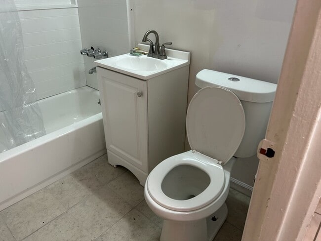 Photo - 5306 Avenue H Unidad First Floor