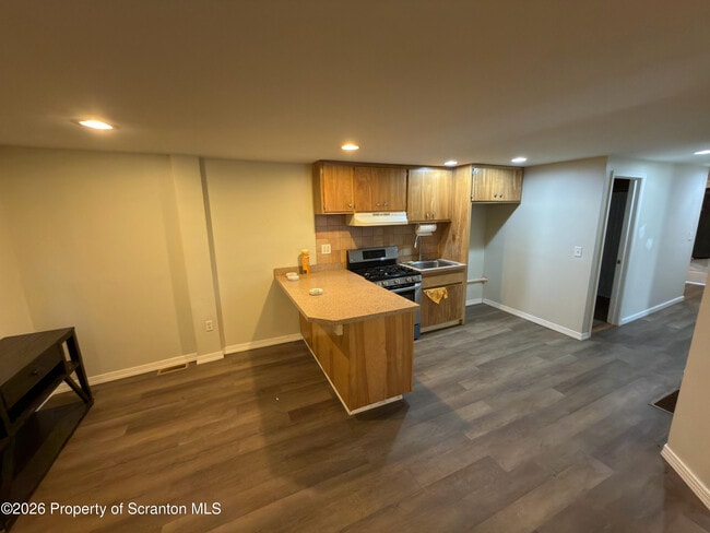 Photo - 1043 Main St