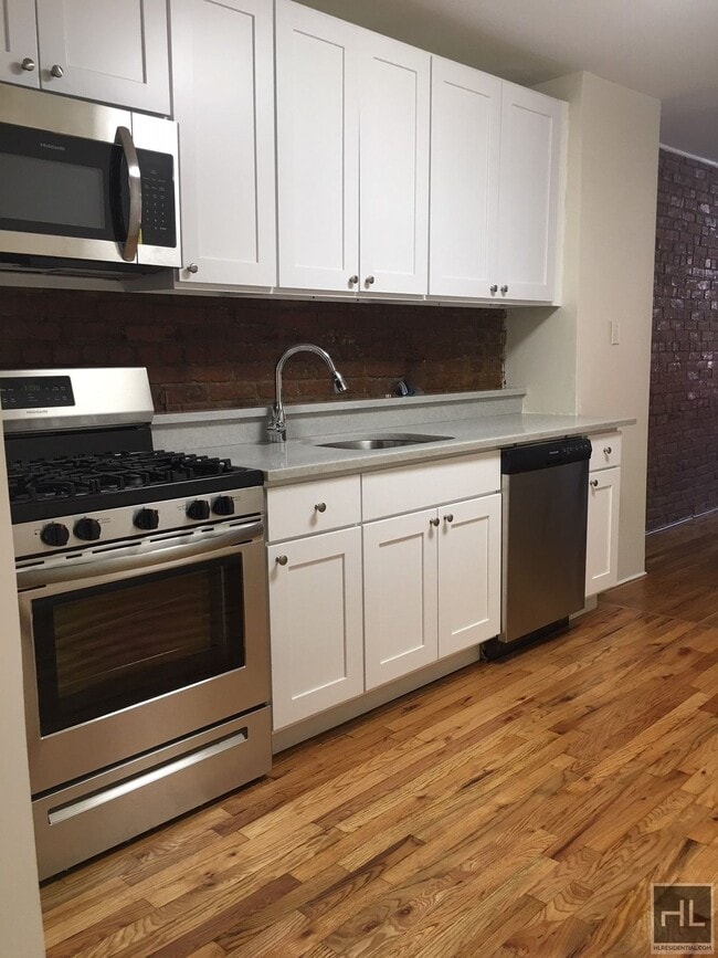 Building Photo - 8 AVENUE Rental