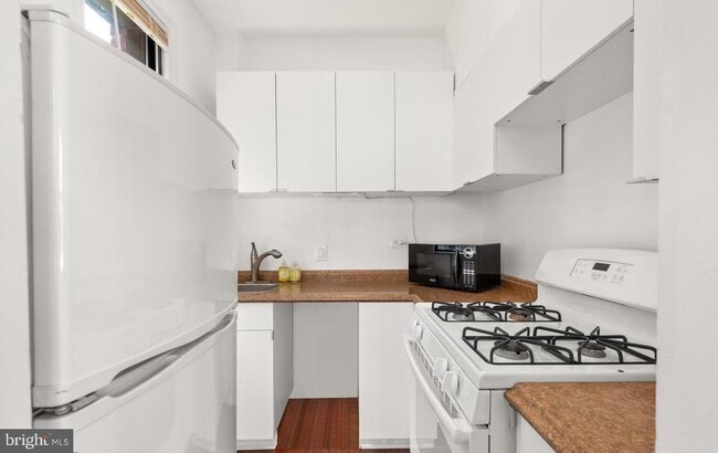 Photo - 2515 K St NW Unit 612
