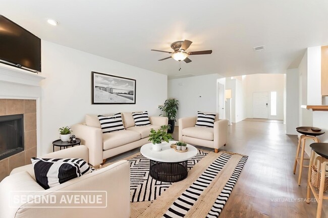 Photo - 925 Warbler Ln