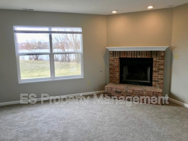 Photo - 5390 Lakeside Manor Dr