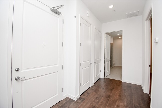 Photo - 4820 Caroline St Unit 407