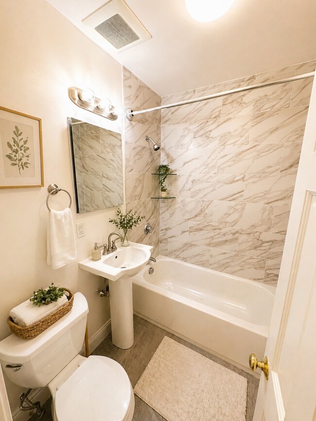 Photo - 92 W Cedar St Unit 2F