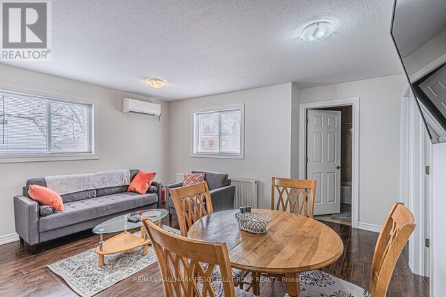 Photo - 266 Canice St