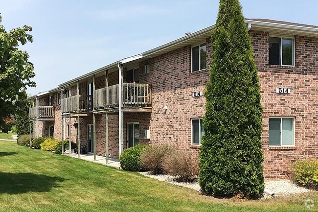 Building Photo - STURGEON BAY APARTMENTS