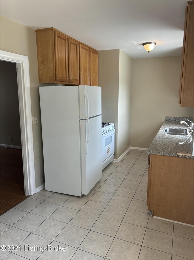 Building Photo - 3802 Nanz Ave Unit 9