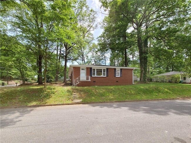 Building Photo - 3225 Forrest Hills Dr SW